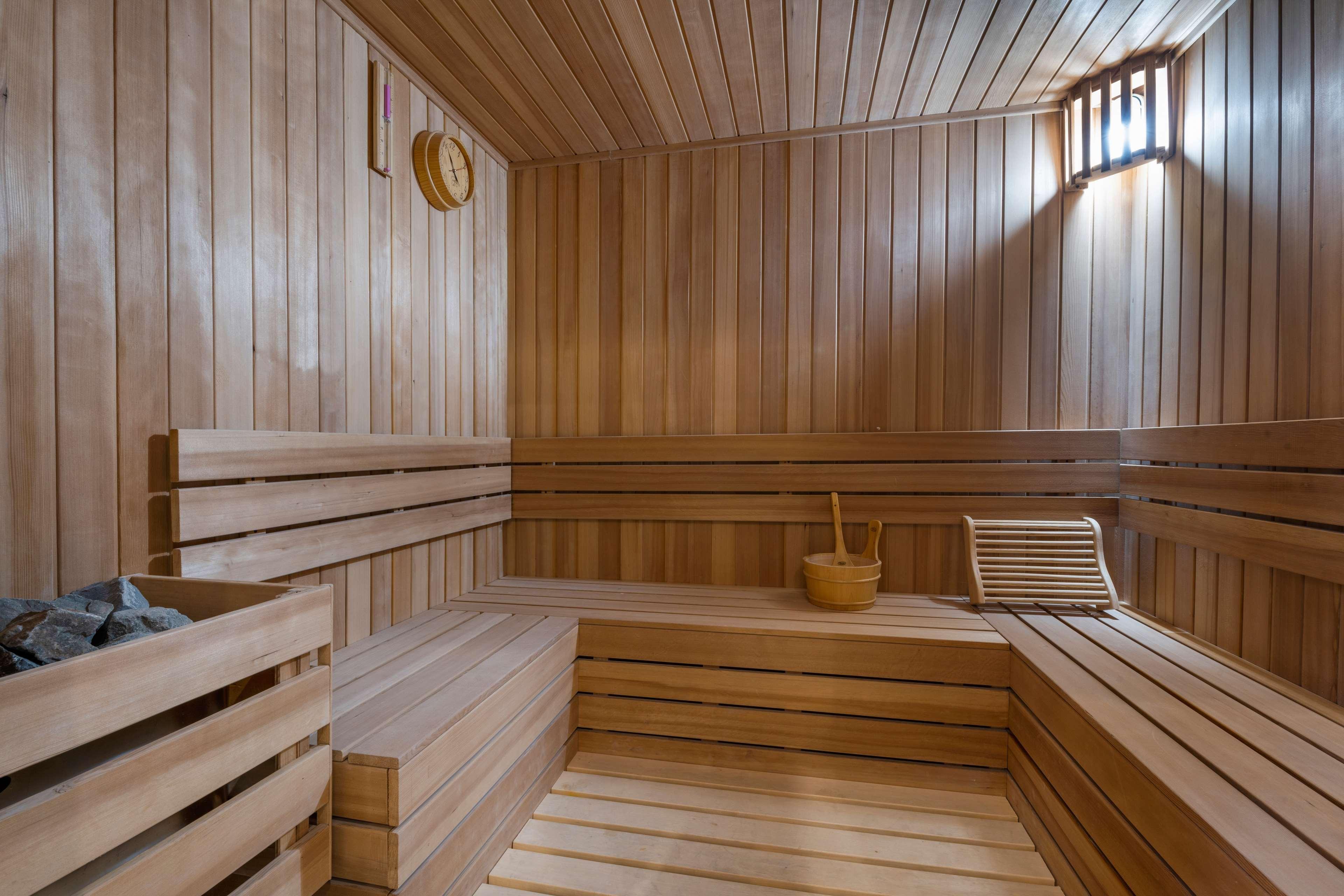 الشقق الفندقية ألِف الدوحة ريزيدنسز مجموعة كوريو من هيلتون المظهر الخارجي الصورة A Finnish sauna