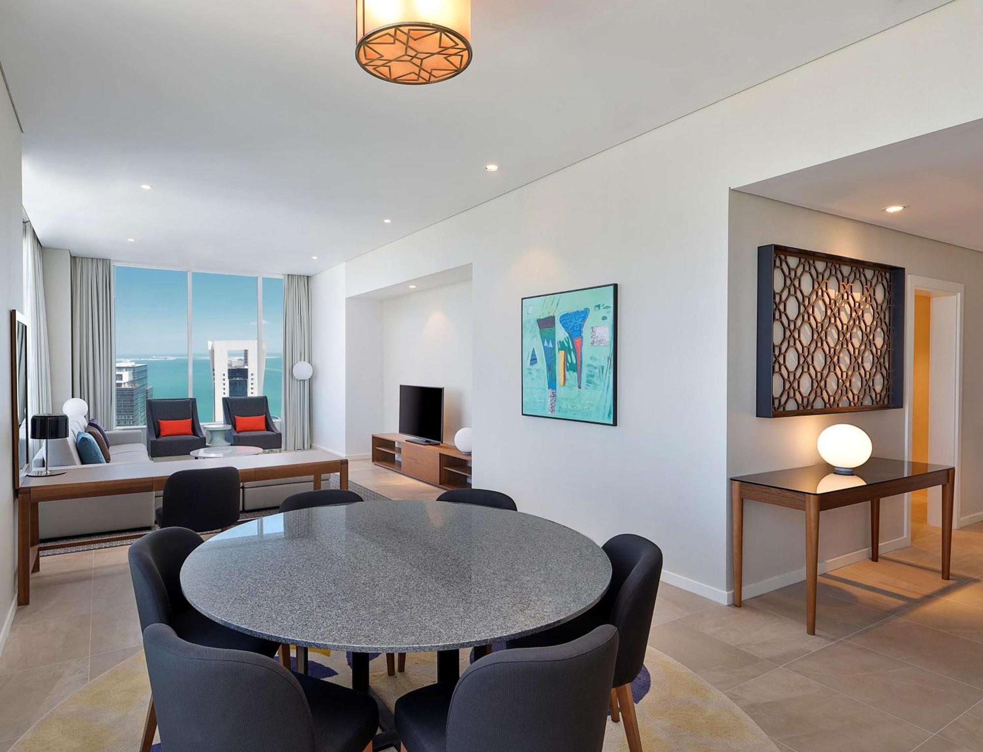 الشقق الفندقية ألِف الدوحة ريزيدنسز مجموعة كوريو من هيلتون المظهر الخارجي الصورة A typical apartment interior